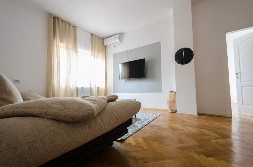 Stylized And Modern Apartment In Bucarest Exterior foto